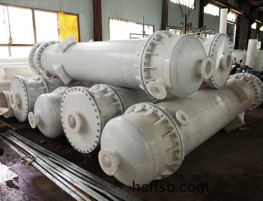 降膜(mo)吸(xi)收器  放(fang)首(shou)頁