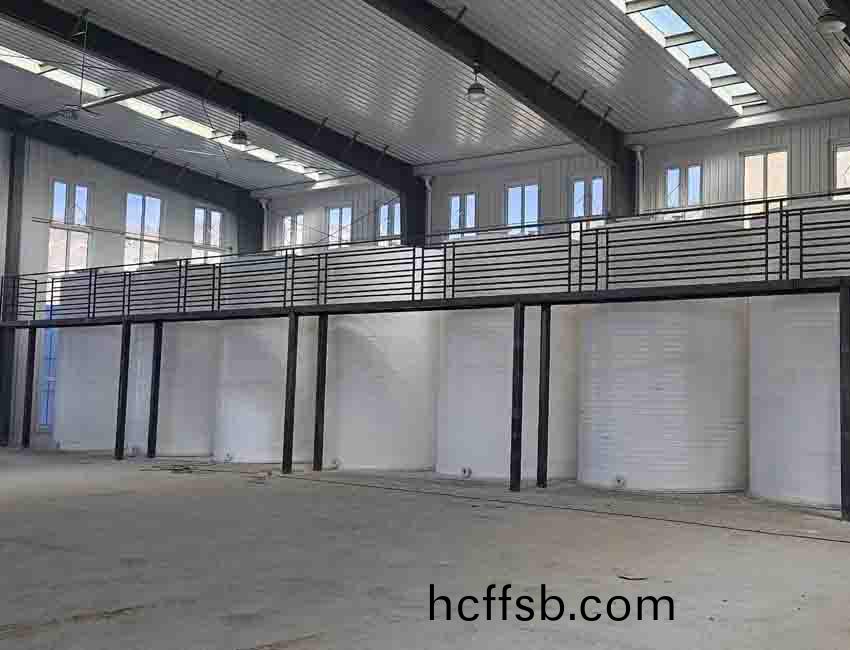 安裝儲(chu)鑵現(xiàn)(xian)場